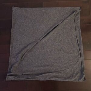 Lululemon vinyasa scarf, static coal, first release. EUC. Rip tag still attached